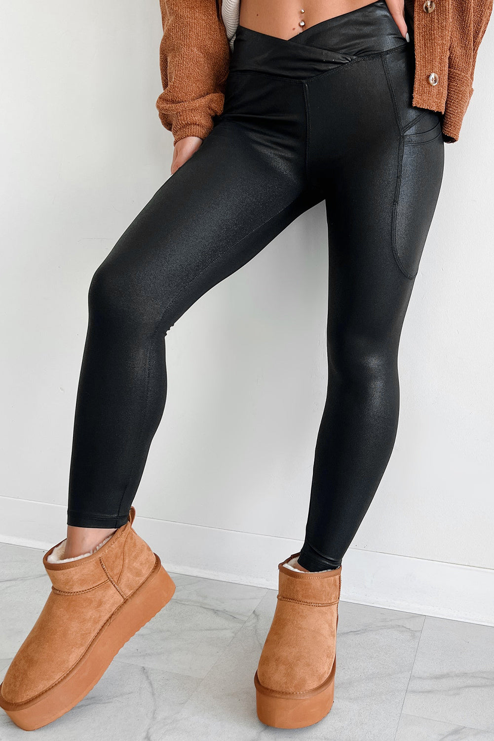 Black V Crossover High Waist Pocketed Leggings